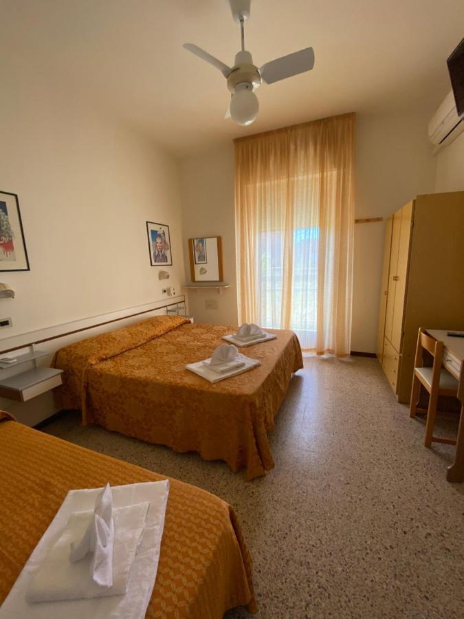 Hotel Granada 카톨리카 외부 사진