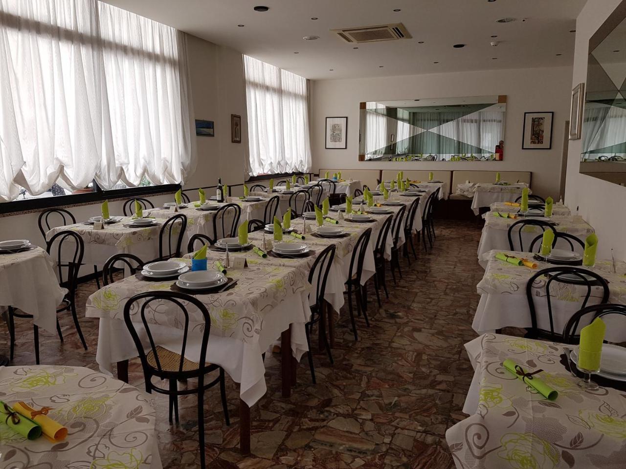 Hotel Granada 카톨리카 외부 사진