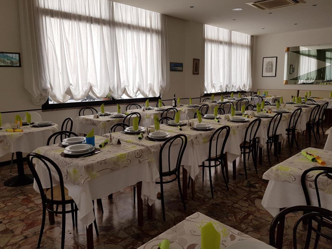 Hotel Granada 카톨리카 외부 사진