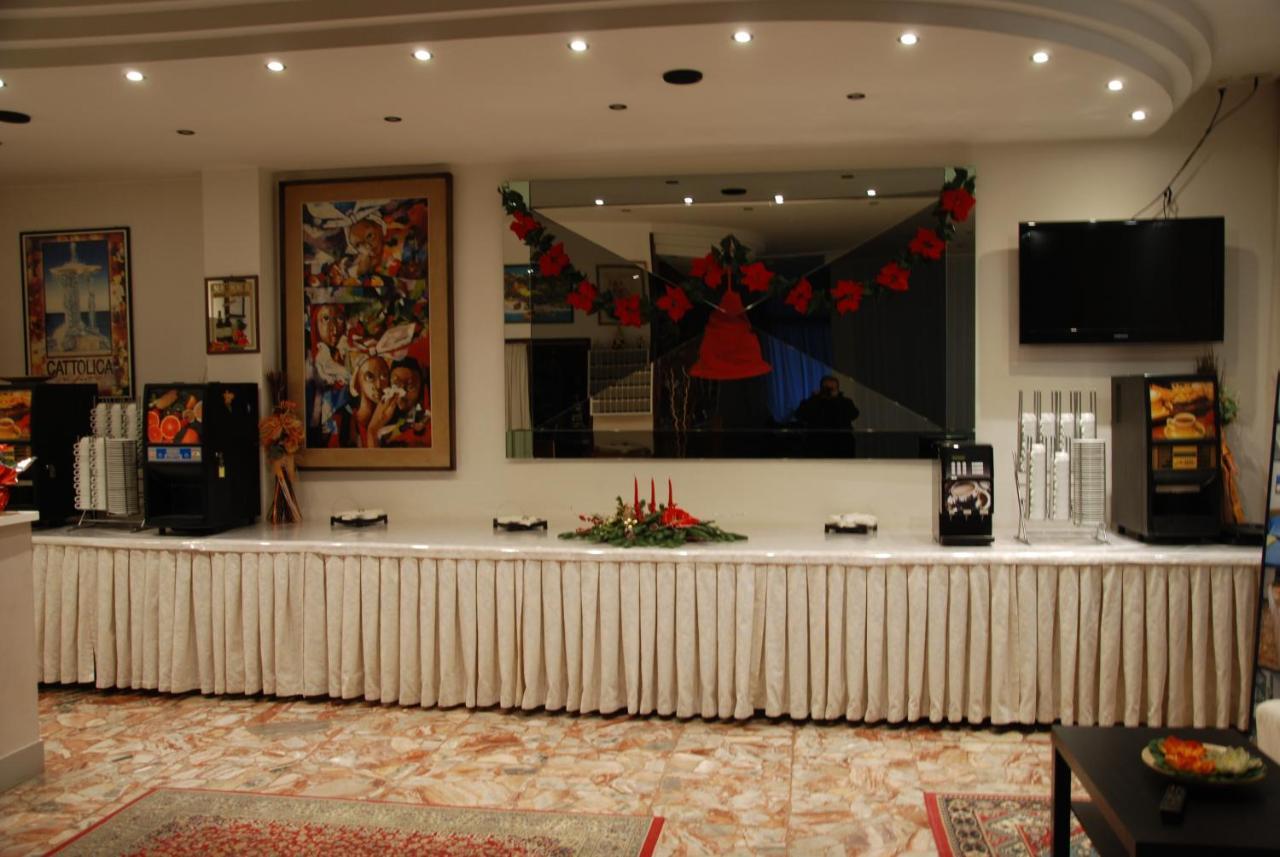 Hotel Granada 카톨리카 외부 사진